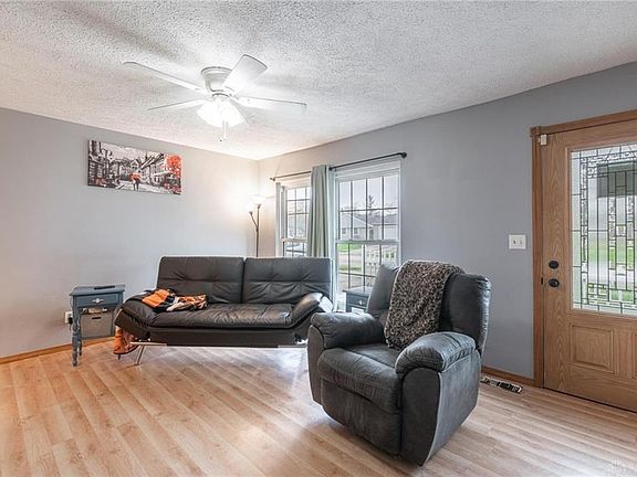 3rd image of 403 Carolyn Dr
