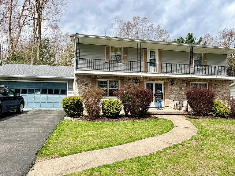 240 Ridgefield Rd — Photo 1