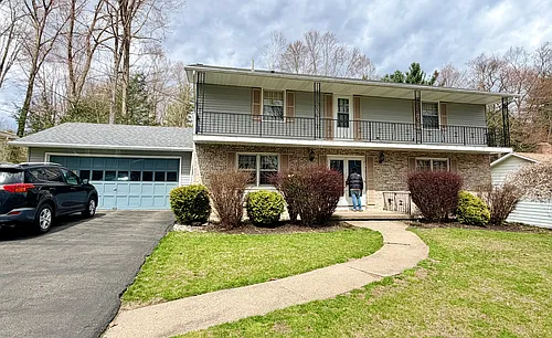 240 Ridgefield Rd Photo 1
