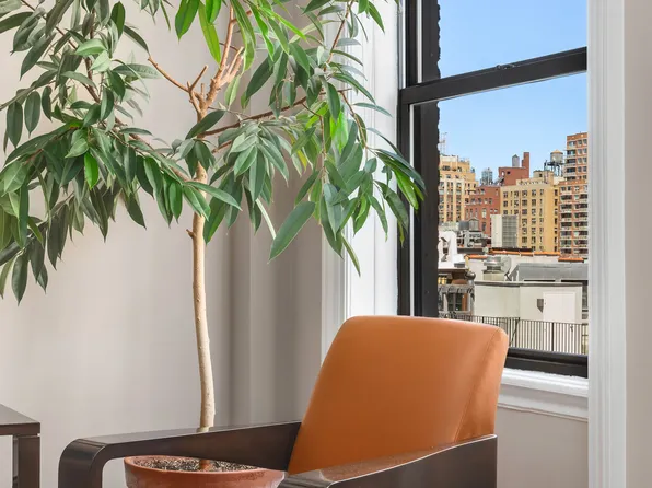 41 West 82nd Street 7D image 2 of 12