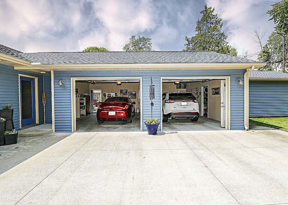 335 Long Point Dr, Houghton Lake, MI 48629 Zillow