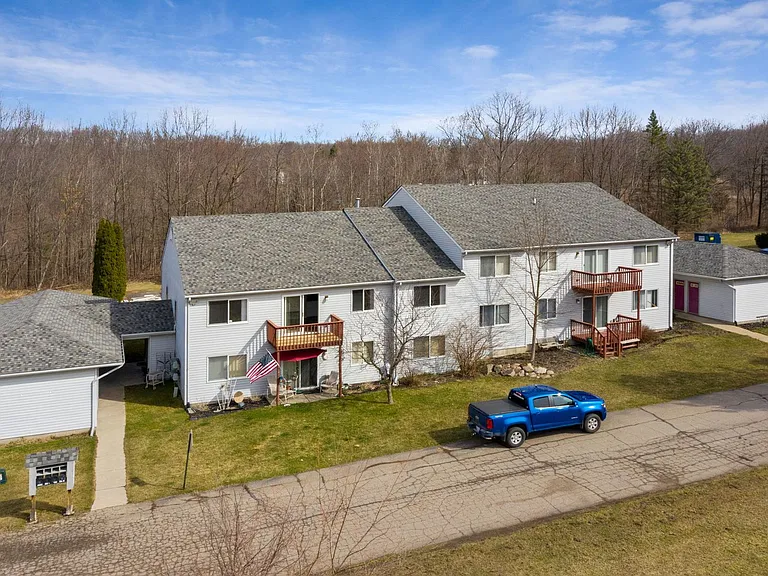 Creekside at Fenton Heights — Photo 42
