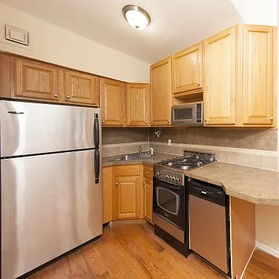 Rented by Icon Realty Management | media 3