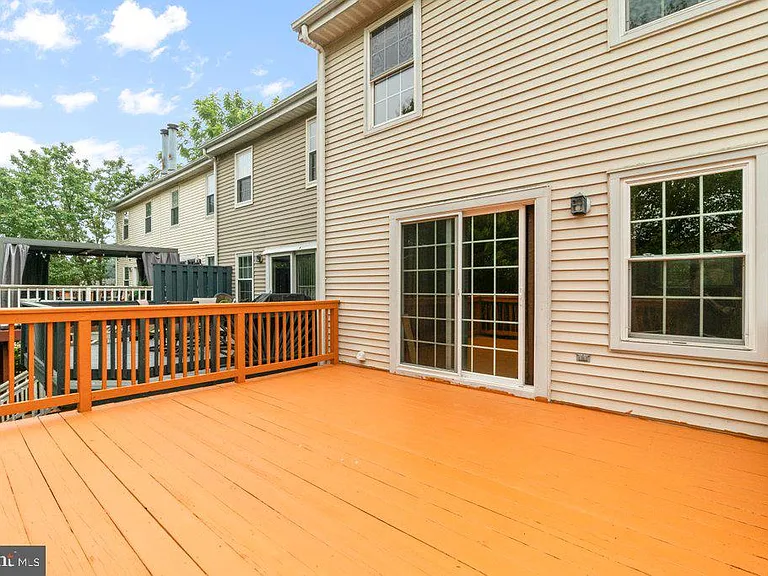 8 Wessex Ct — Photo 39
