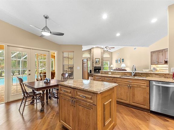 4th image of 2686 Scobee Dr