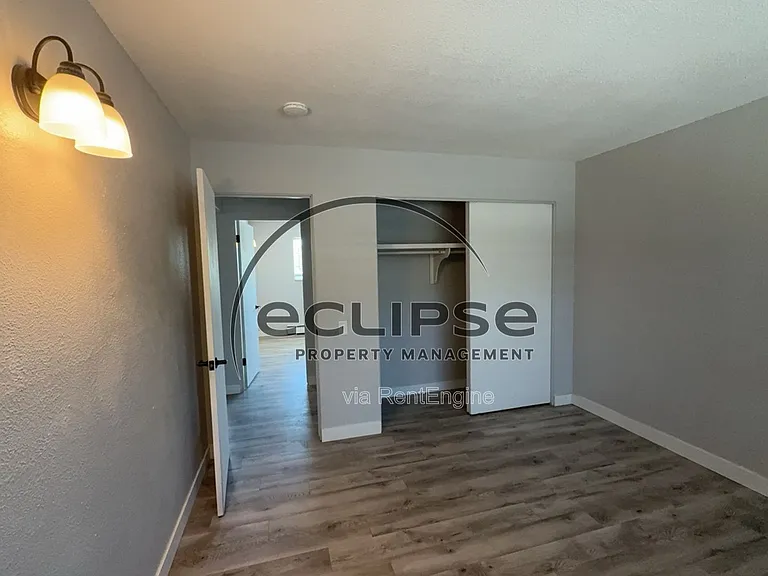 Summit View Apartments — Photo 224
