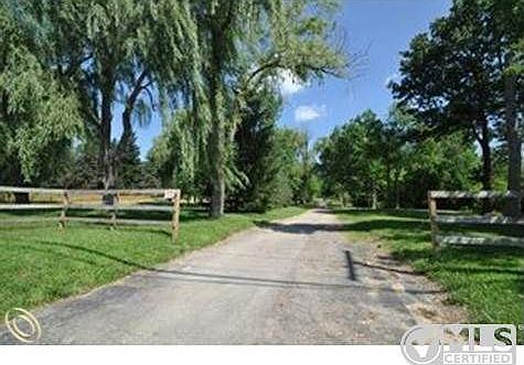 755 E Romeo Rd (83).JPG