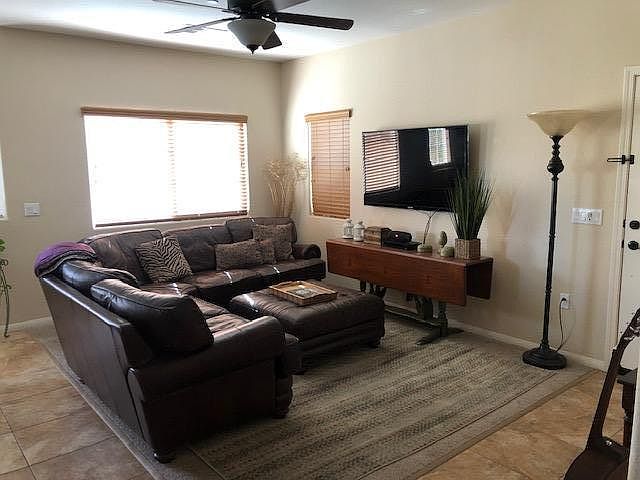 1st image of 2614 Thomas Dr
