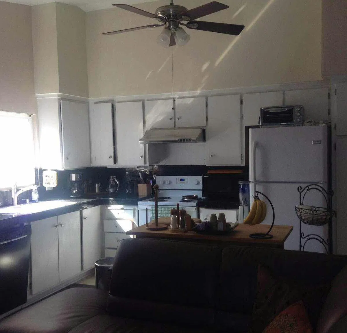 1 bed, 110 sqft, $1,000 — Photo 3