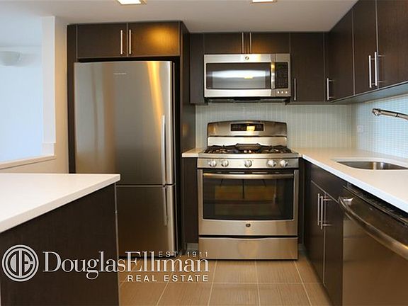 4th image of 666 Greenwich St APT 522