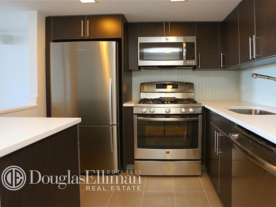 2nd image of 666 Greenwich St APT 505