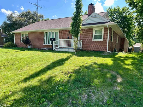 802 10th St, Eldora, IA 50627