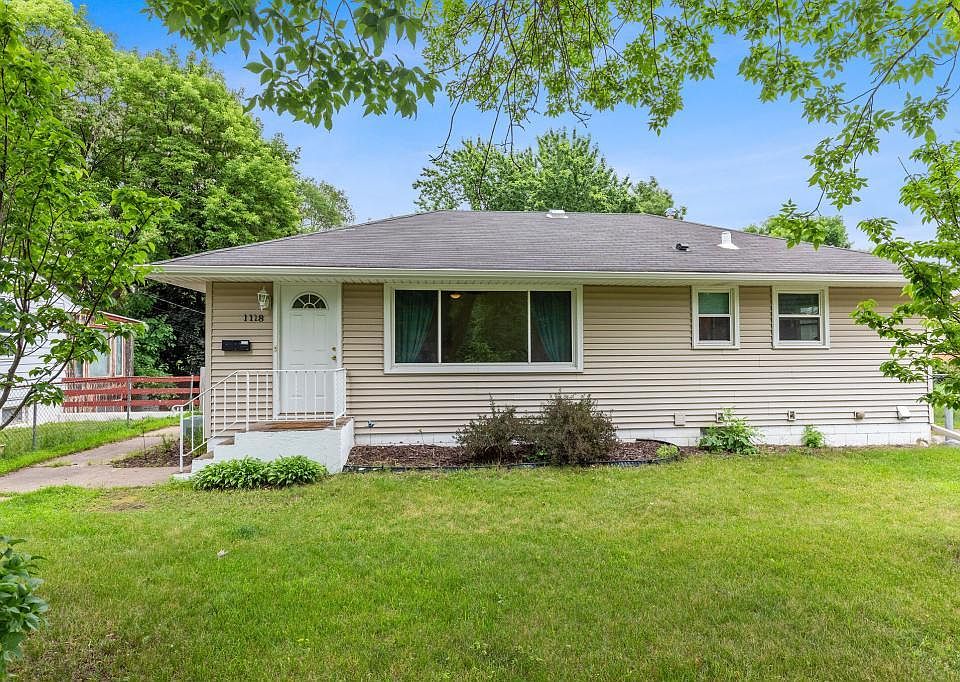 1st image of 1118 Queens Ln