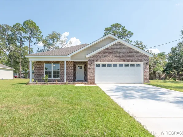 530 N Azalea St, Geneva, AL 36340