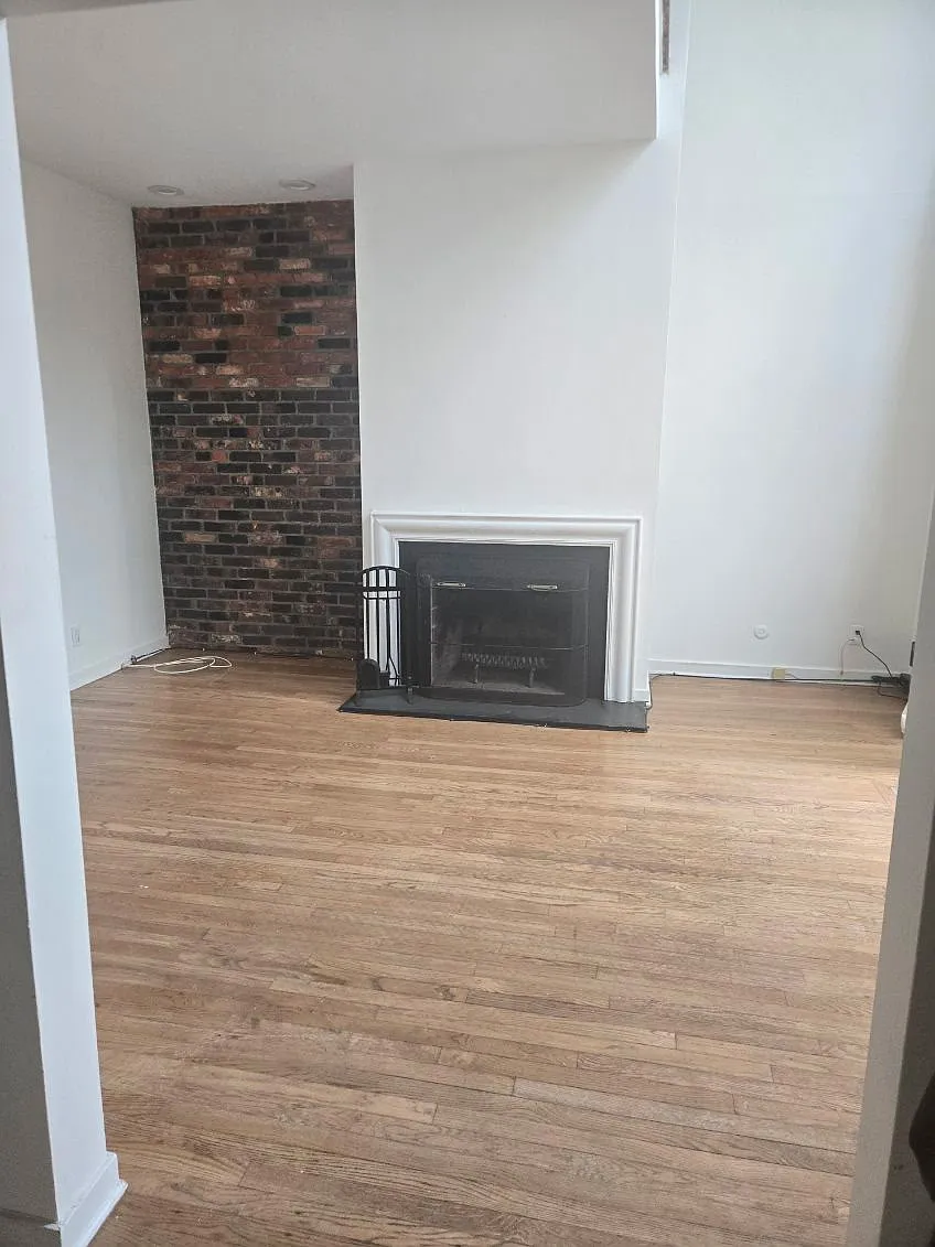 2 bed, 1.5 bath, 1390 sqft, $2,550 — Photo 3
