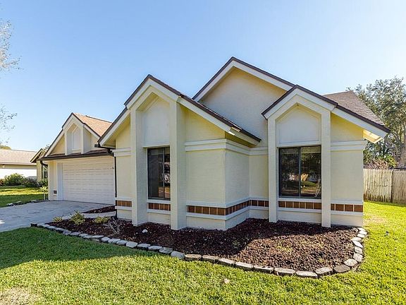 3rd image of 875 Bright Meadow Dr