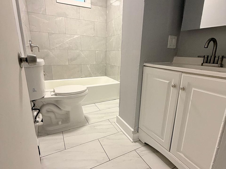 1st image of 108 Dewitt St #1