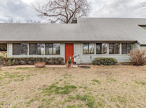 3rd image of 2790 Overton Ct