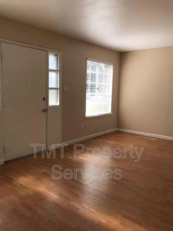 4 bed, 2.0 bath, 1344 sqft, $2,700 — Photo 3