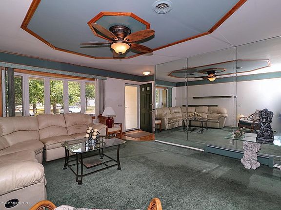 4th image of 47 Dreyfus Ct
