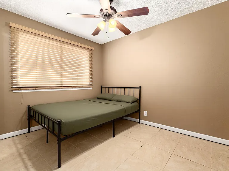 W Laurel Ln — Photo 1