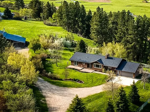 242 Montsen Ln, Lewistown, MT 59457