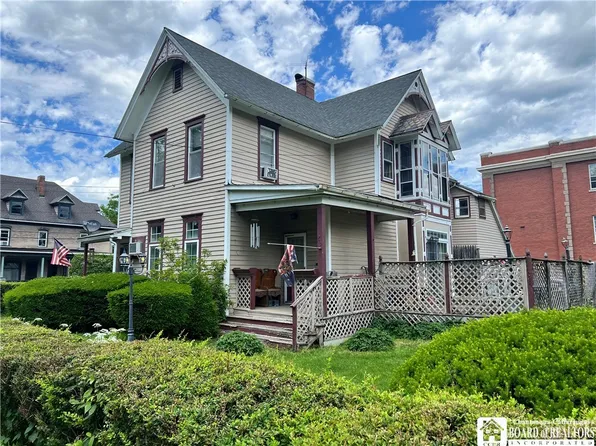 310 N Main St, Wellsville, NY 14895