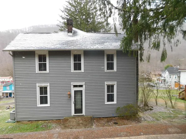 277 S Buffalo St, Rowlesburg, WV 26425