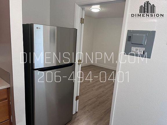 4th image of 1419 S J St #100