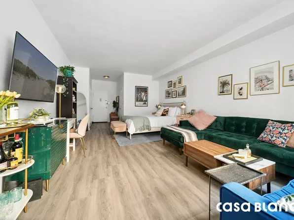 405 East 63rd Street image 2 of 4