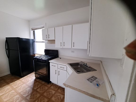 2nd image of 1020 E Hyde Park Blvd #1026-1S