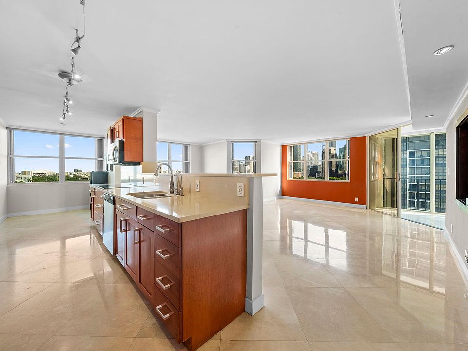 1st image of 1915 Brickell Ave #1501