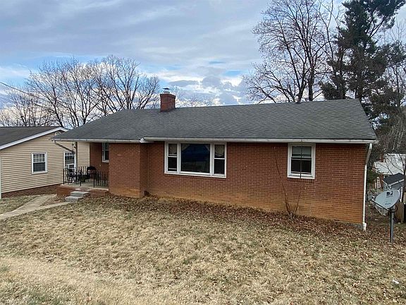 3rd image of 1439 Crawford Ave