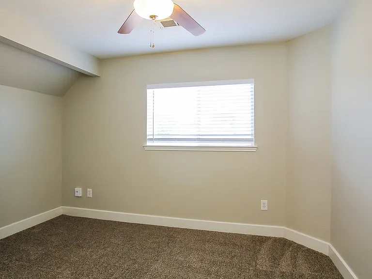 9711 Farrell Dr — Photo 14