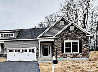 6 David Dr, Glenmont, NY 12077
