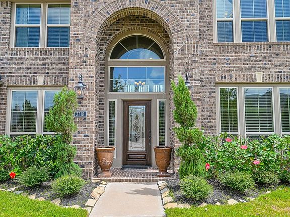 3rd image of 2718 Park Oak Ct