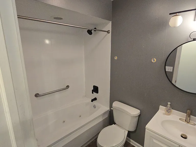 4554 S King Dr E #3-E3 — Photo 15