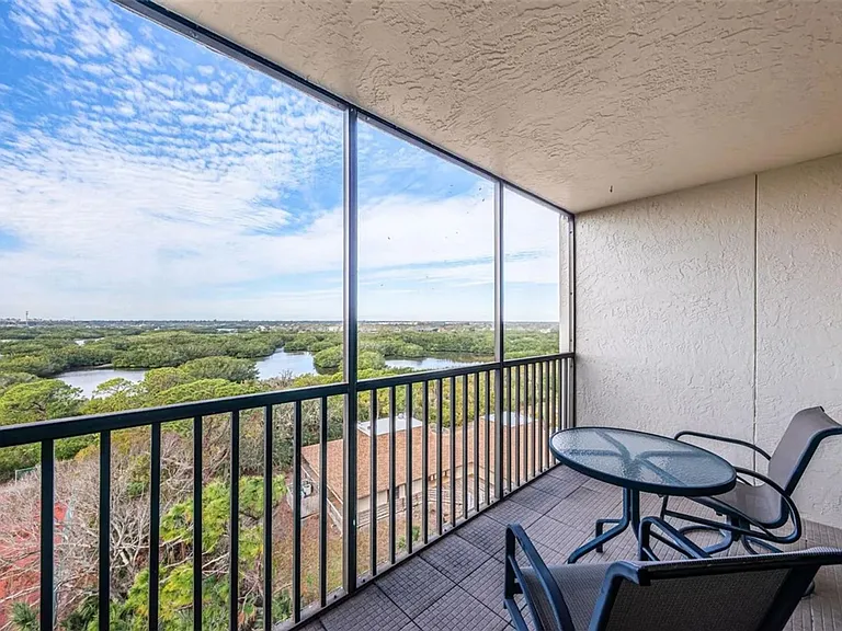 5400 Park St N #Penthouse 10 — Photo 24