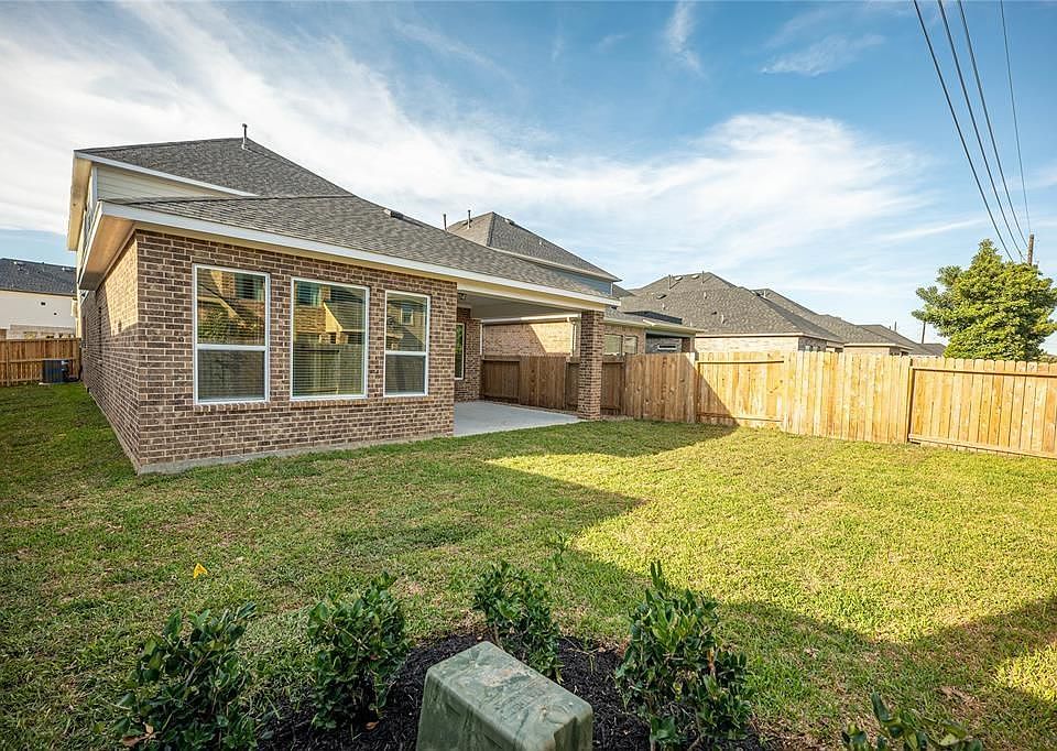 1st image of 26927 Brighton Valley Way