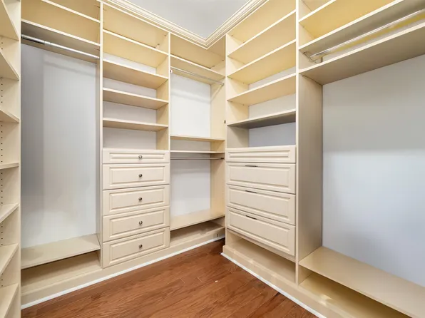 22 Avenue At Port Imperial image 14 of 31