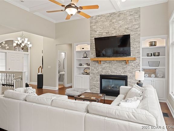3rd image of 50 Southshore Ct