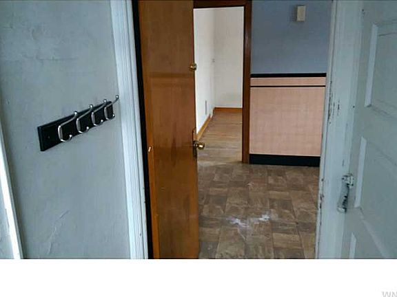 5th image of 467 Potomac Ave Uppr #