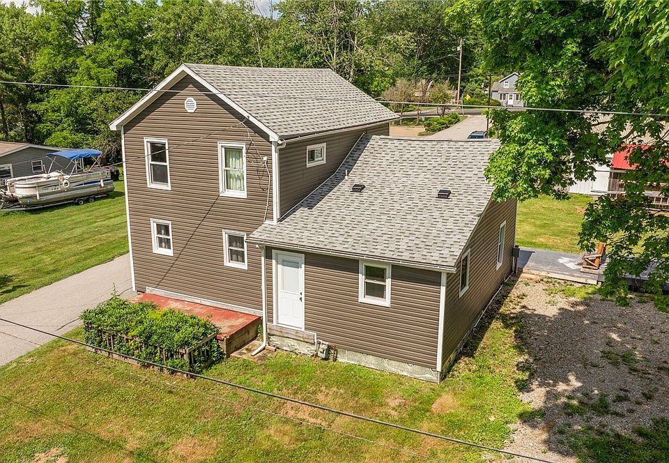 1st image of 12 Wood St