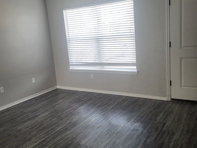 1700-1710 Warren Dr — Photo 22