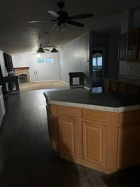 4 bed, 2280 sqft, $2,500 — Photo 3