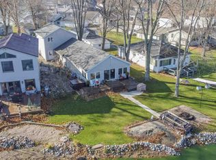 2760 W Sycamore Dr, Columbia City, IN 46725