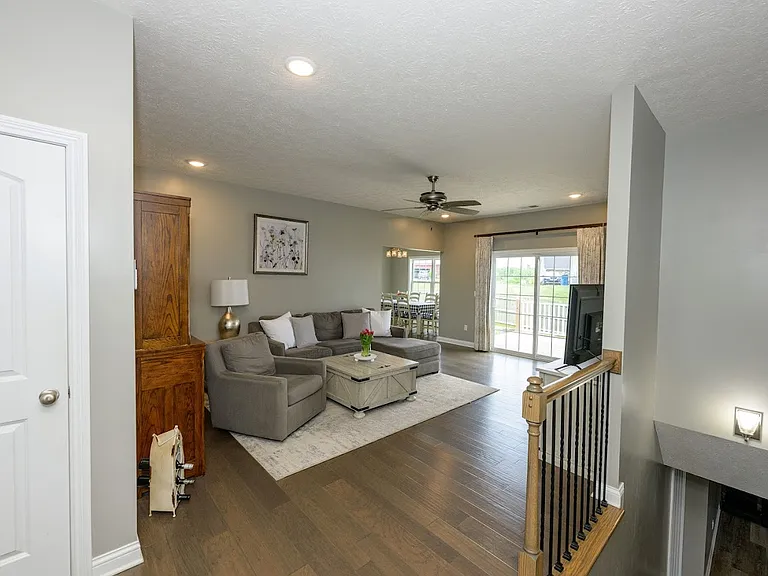 236 Butterfield Dr — Photo 3