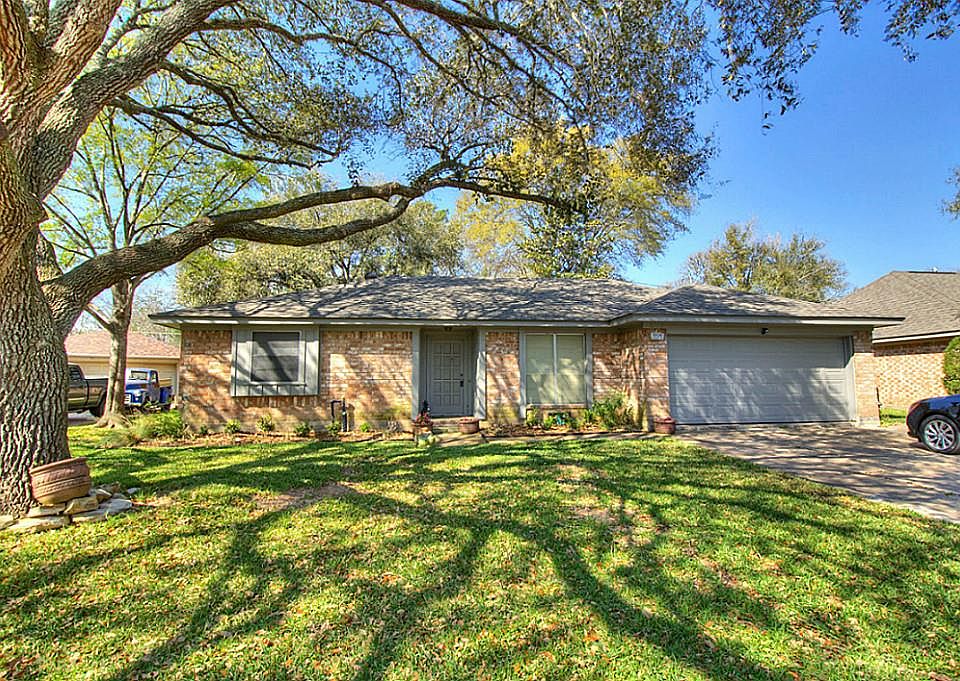 1st image of 1806 Cedar Dr