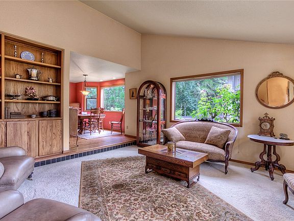 5th image of 1604 Easthill Pl NW