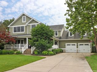 3245 Bellwood Ln, Glenview, IL